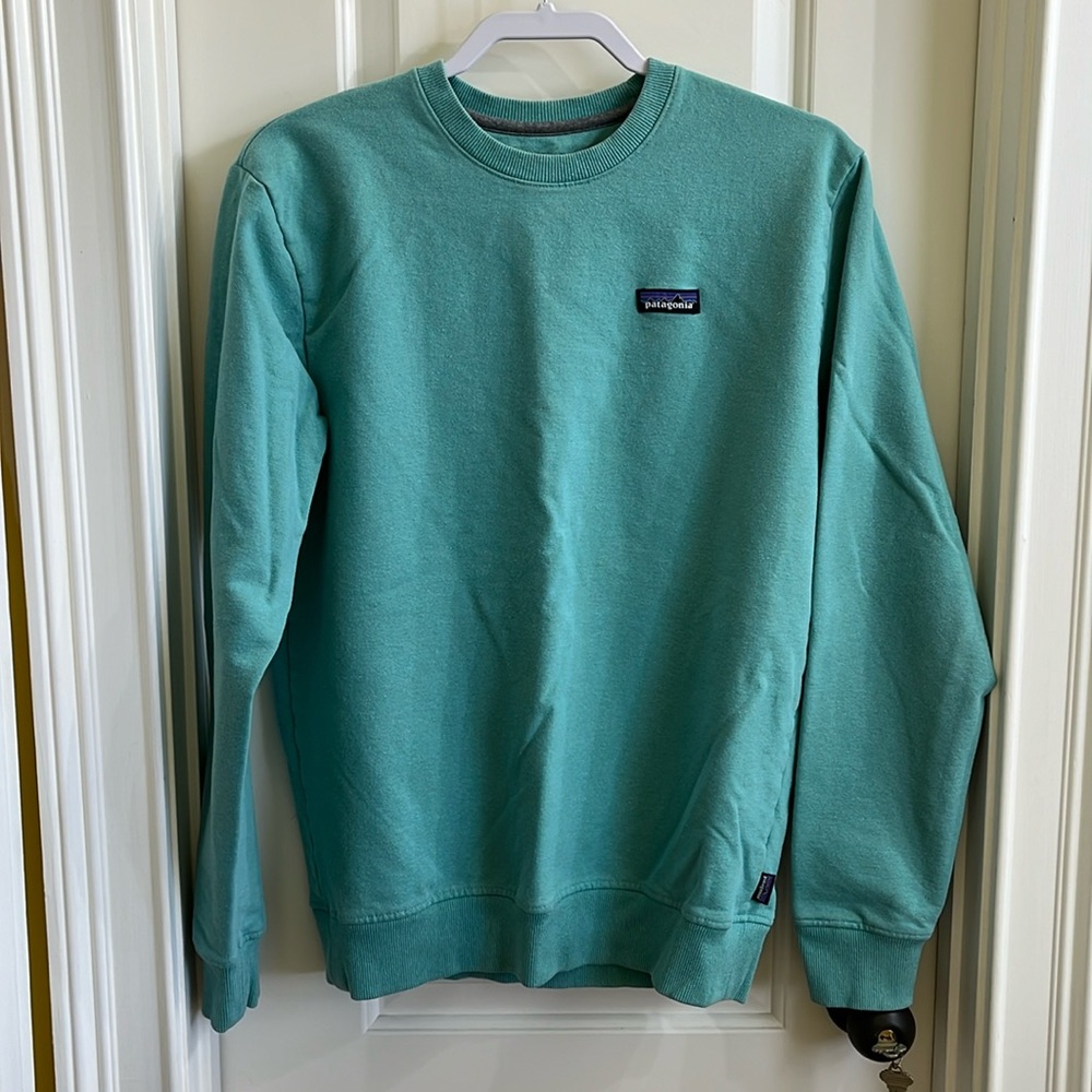 Patagonia men’s sweatshirt